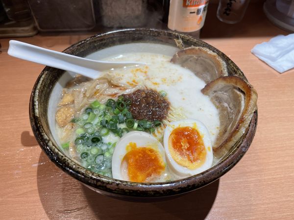 「超豚骨ラーメン」@俺流塩らーめん 渋谷本店の写真