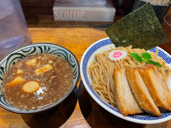 「特製炙りチャーシューつけ麺（濃厚・特盛）」@めいげんその写真