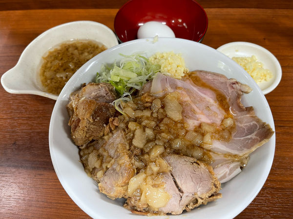 「限定ジャージャー麺小（200g）＋豚増しMIX」@どでん 西川口店の写真