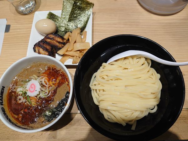 「特製辛つけめん(濃厚)」@UNDER GROUND RAMEN 頑者 グランエミオ所沢店の写真