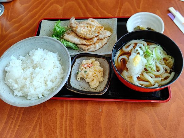 「焼肉定食(温かいうどん)680円」@葉花テイクうどんの写真