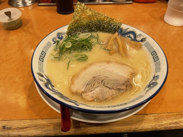 「極上豚骨ラーメン」@つけ麺中華そば 節 本八幡店の写真