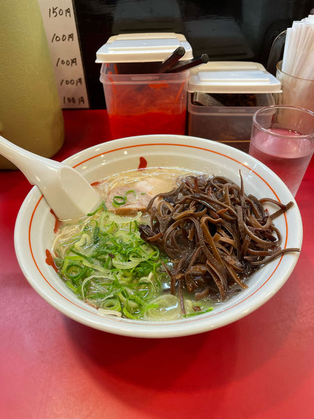 「ラーメン750+キクラゲ100+替玉150」@博多長浜屋台やまちゃん 銀座店の写真