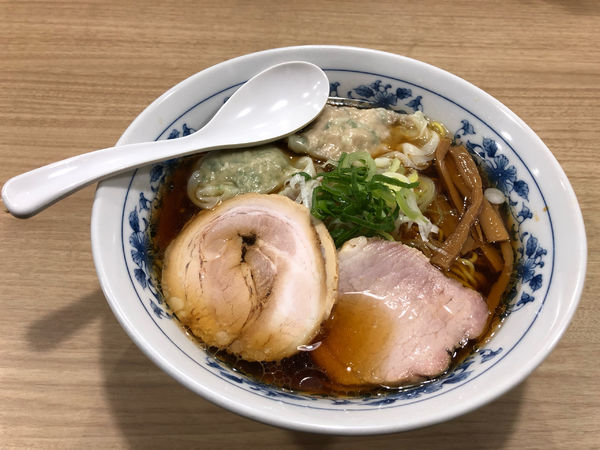 「ラーメン　ワンタン2つ」@覆めん 花木の写真