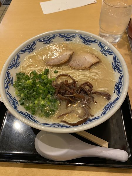 「博多らーめん」@由丸 九段下店の写真