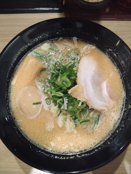 「『濃厚味噌味玉ラーメン』830円」@威風 秋葉原店の写真