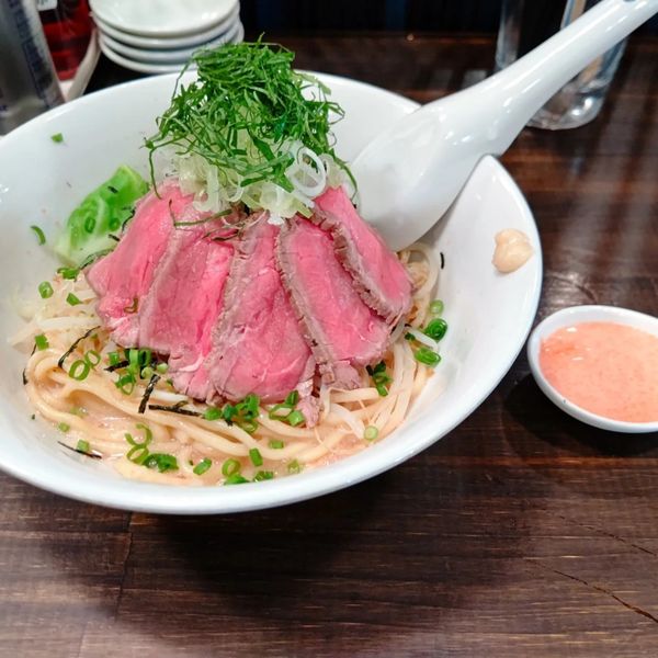 「花見タリアータまぜそば(並盛・250g)980円→500円」@麺屋 承太郎の写真