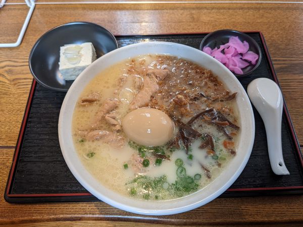 「豚もつラーメン 750円 ※替え玉 無料」@もつ煮 王里の写真