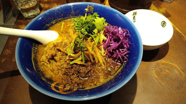 「【期間限定】カレシビーフらー麺+ライス」@麺屋武蔵 武仁の写真