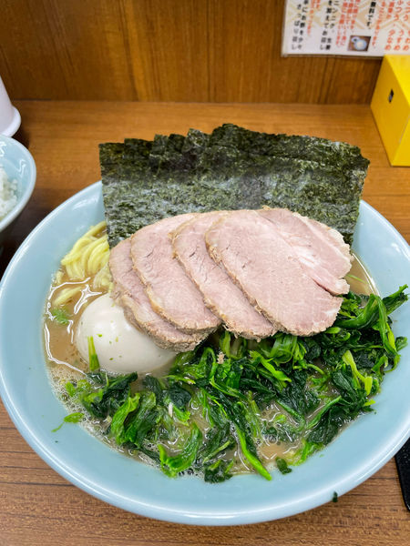 「極ラーメン（中）麺固め・油少なめ」@横浜ラーメン 武蔵家 北千住店の写真