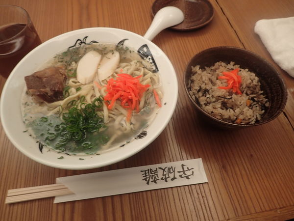 「沖縄そば(1000円)＋フーチバージューシー(450円)」@守破離の写真