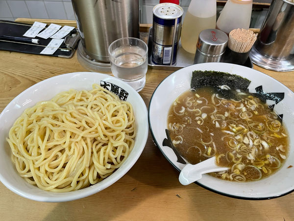 「肉入りつけそば大盛」@中野大勝軒の写真