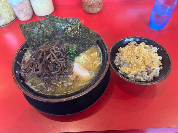 「ラーメン╋豚トロ丼」@家系ラーメン王道 王道之印の写真
