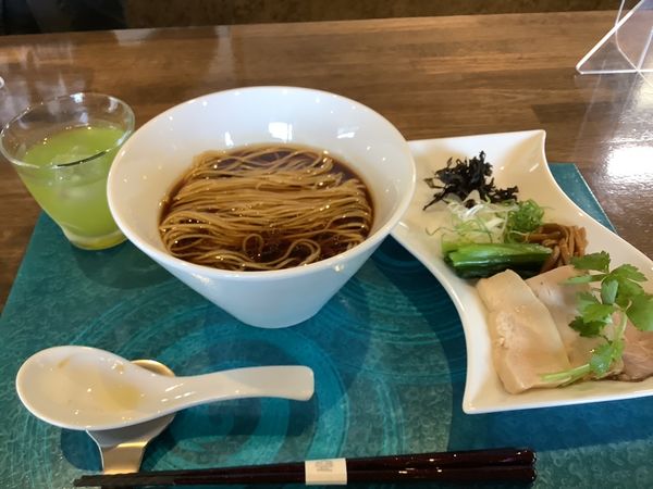 「粋蓮華ヌードル　醤油　1100円」@Noodle Dishes 粋蓮華の写真