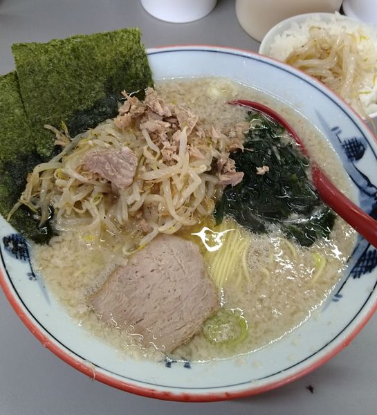 「ラーメン+もやし､半ライス」@ラーメンショップ 122号騎西店の写真