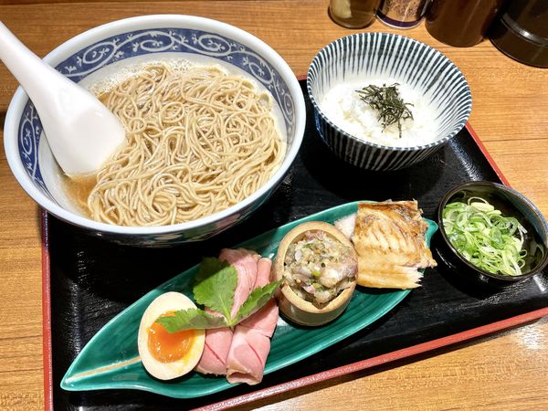 「【限定①】鯵煮干そばなめろう一夜干し添え ￥1000」@寿製麺よしかわ 川越店の写真