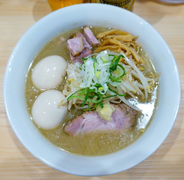 「味噌らーめん＋もやし＋煮玉子×2＋ビール（中瓶）」@三ん寅の写真