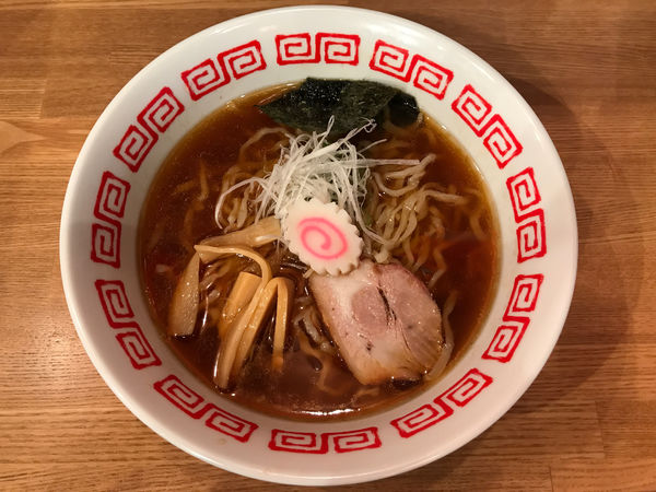 「中華そば 平打ち麺　600円」@鶴松富士 本店の写真