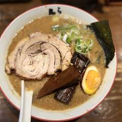 よし丸らーめん790円