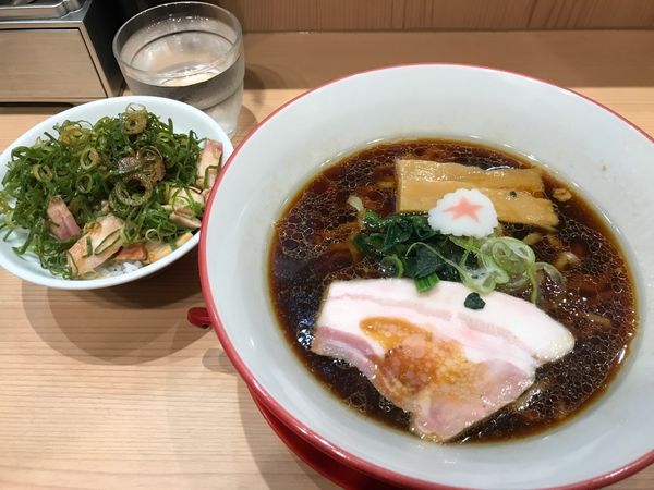 「中華そば　醤油」@横濱中華そば 上星商店の写真