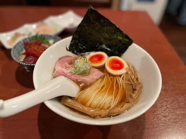 「津軽煮干し中華蕎麦（味玉入り）¥850」@酒肴場 屯の写真
