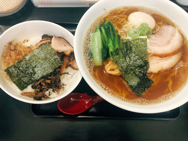 「ラーメンとねこまんま」@中華そば どんぐりの写真