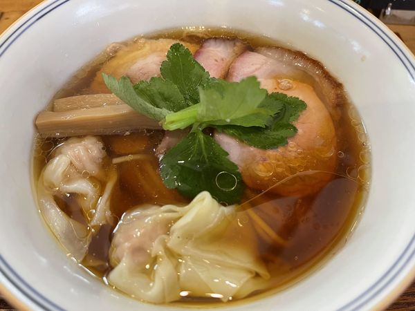 「わんたん入り醤油らぁ麺」@Ramen FeeLの写真