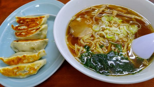 「らーめん(ライス)(餃子)」@会津喜多方らーめん 六供店の写真