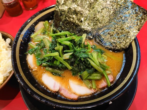 「チャーシューメン＋生ほうれんそう」@家系ラーメン たつ家の写真