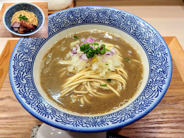 「素 濃厚煮干しそば(塩) +日向鶏の和え玉」@煮干しつけ麺 宮元の写真