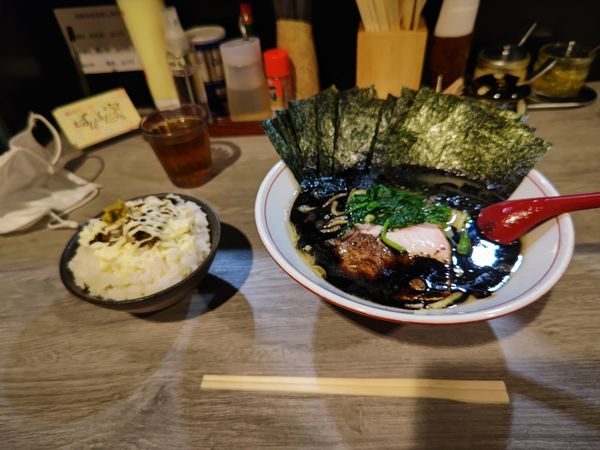 「限定ラーメンブラック」@らーめん ぱったぱたの写真