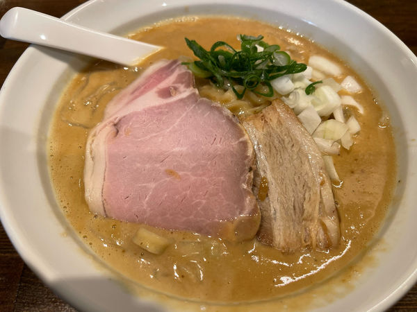 「濃厚パイタンらーめん」@麺や一芯の写真