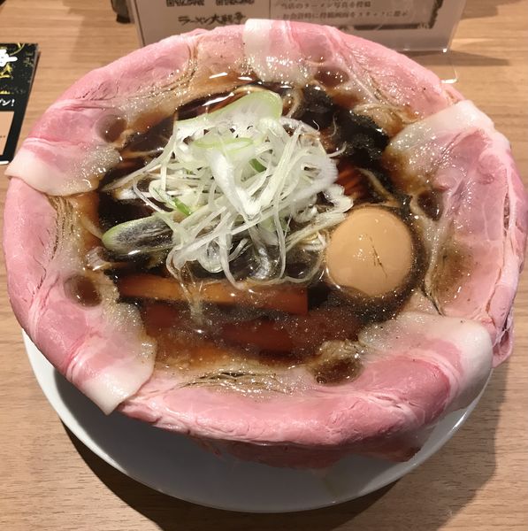 「数量限定 自由(小魚醤油ラーメン )¥946」@ラーメン大戦争TOKYOの写真