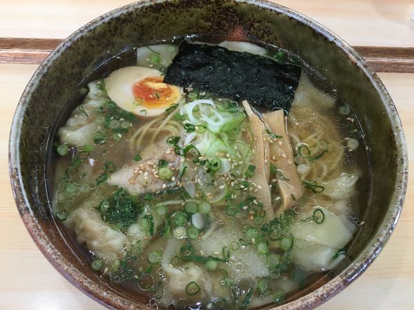 「塩ワンタン麺」@麺次郎 福島保原駅前店の写真