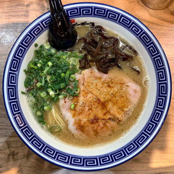 「とんこつラーメン（700円）」@麺歩ブギーボーンの写真