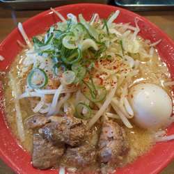 ぶた金濃厚味噌（味玉付き）