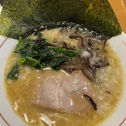 豚骨醤油ラーメン