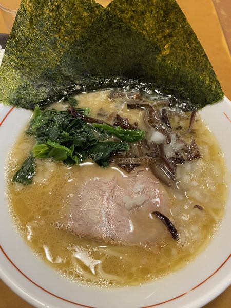 「豚骨醤油ラーメン」@横浜家 岡野町店の写真