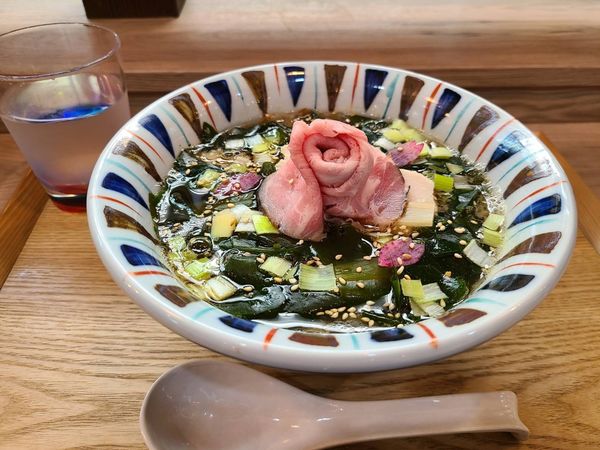 「【限定】宮崎牛脂の生ワカメ醤油そば」@えびそば 緋彩の写真