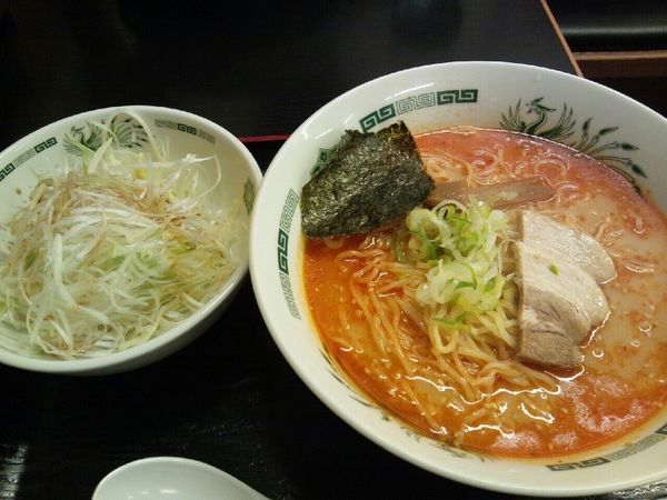 「ピリ辛とんこつネギラーメン」@日高屋 上野広小路店の写真