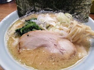 「豚骨ラーメン(720)」@鶴一家の写真