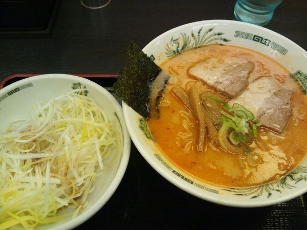 「ピリ辛とんこつネギラーメン」@熱烈中華食堂 日高屋 阪急大井町ガーデン店の写真