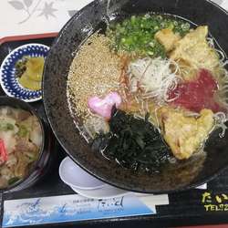 かつおラーメン鹿籠豚丼セット¥1100＋枕崎かつお丼¥850