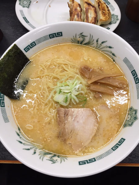 「とんこつラーメン」@日高屋 西武新宿前北店の写真