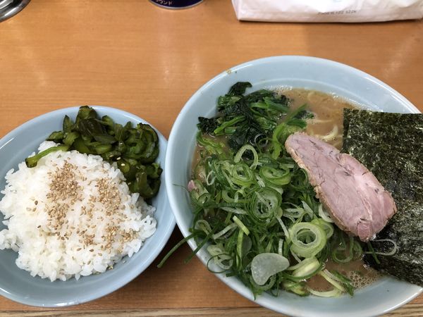 「ラーメン並　九条ネギ」@横浜らーめん 武蔵家 綾瀬店の写真