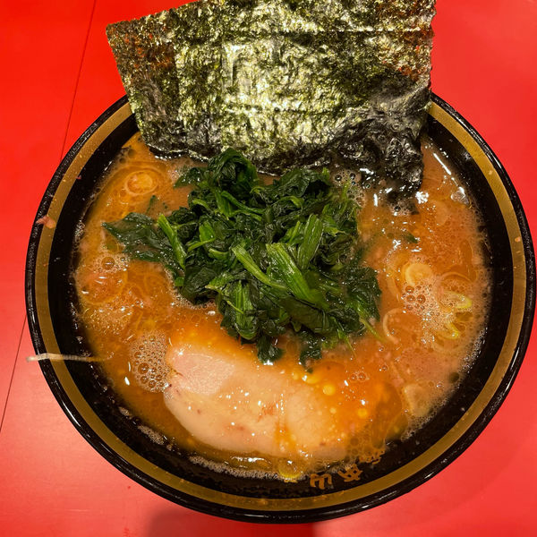 「ラーメン　ほうれん草」@環2家 川崎店の写真