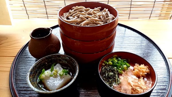 「たたら湧水　割子そば」@鉄師卜藏家 鈩の舎の写真