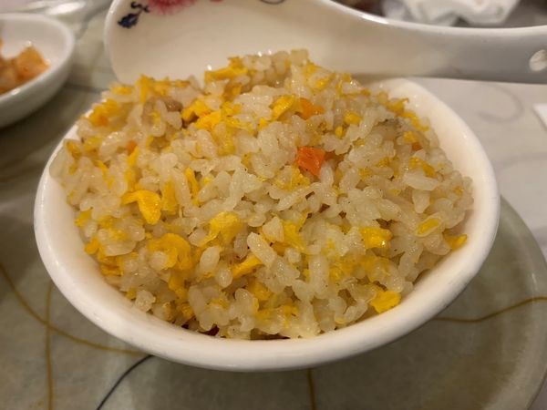 「蒸鶏ラーメン＋ミニ炒飯」@中華居酒屋 上海台所 神田店の写真