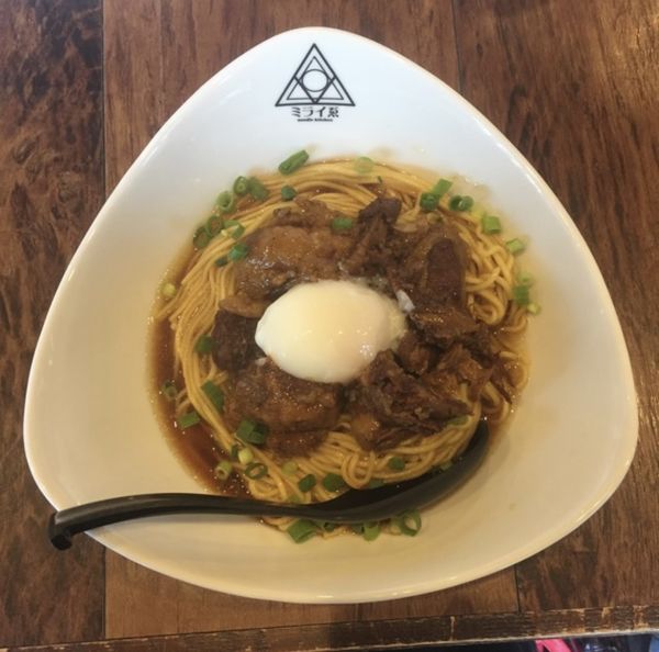 「牛煮込みまぜそば」@noodle kitchen ミライゑの写真