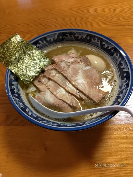「限定煮干し＋Ｗチャーシュー＋味玉」@麺屋お浦の写真